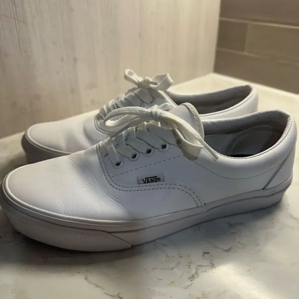 Men’s White Vans
